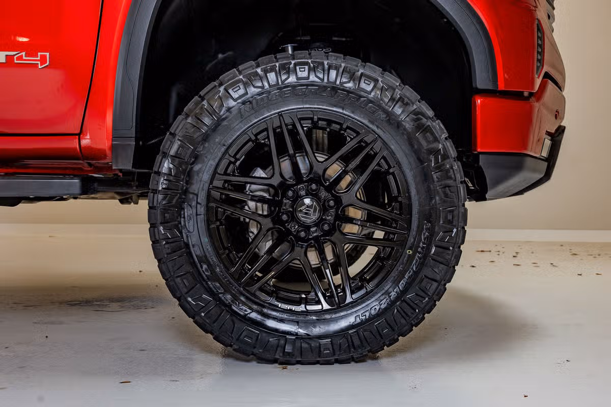 2023 GMC Sierra 1500 AT4 Crew Cab