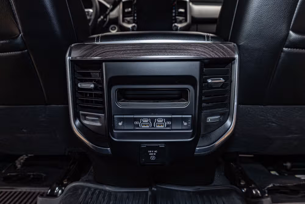 2025 Ram 3500 Laramie Crew Cab Image 23
