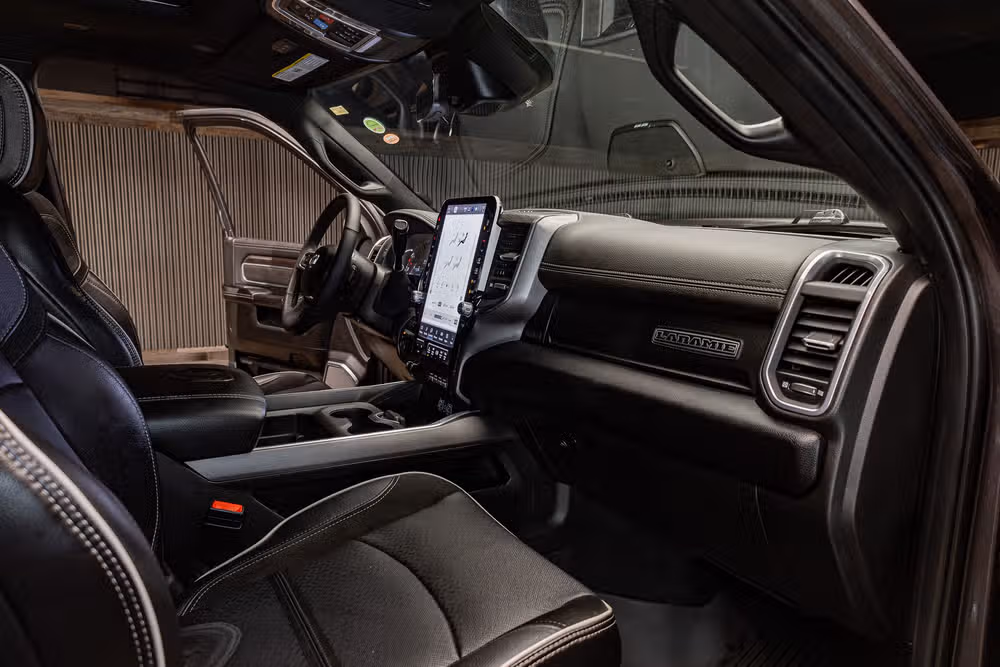 2025 Ram 3500 Laramie Crew Cab Image 16