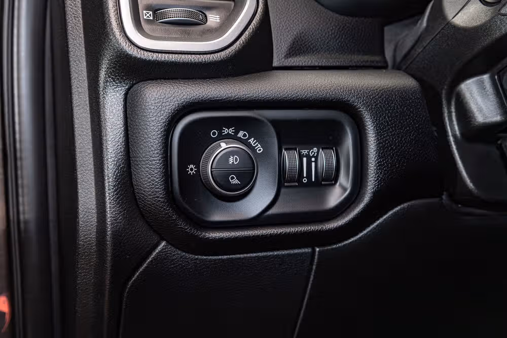 2025 Ram 3500 Laramie Crew Cab Image 17