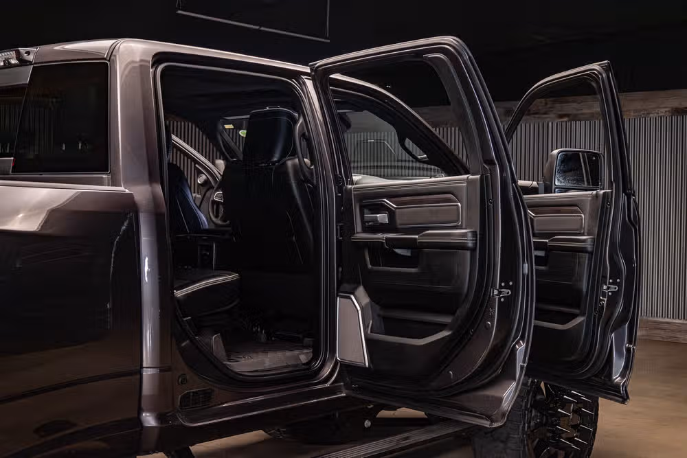 2025 Ram 3500 Laramie Crew Cab Image 30