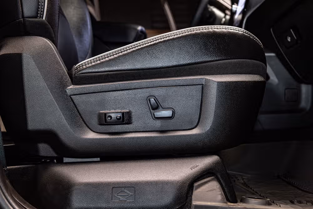 2025 Ram 3500 Laramie Crew Cab Image 26