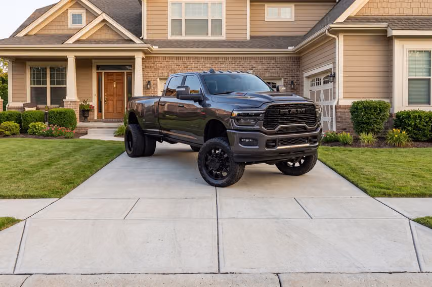 2025 Ram 3500 Laramie Crew Cab Image 32