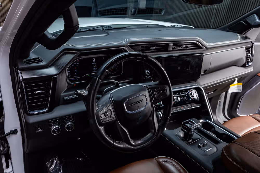 2024 GMC Sierra 1500 Denali Ultimate Crew Cab Image 17