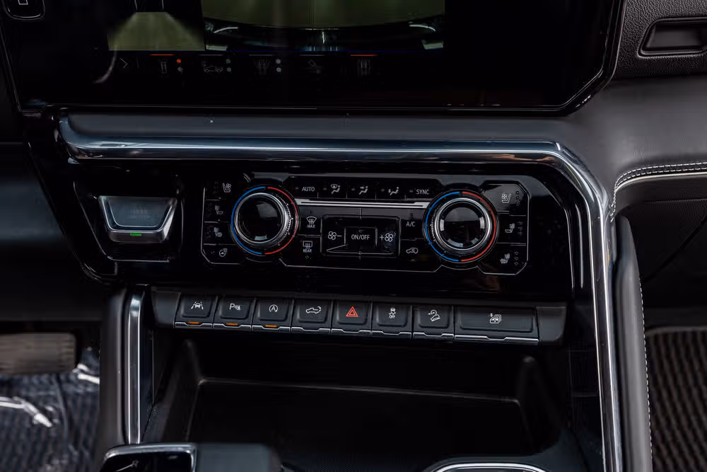 2024 GMC Sierra 1500 Denali Ultimate Crew Cab Image 27