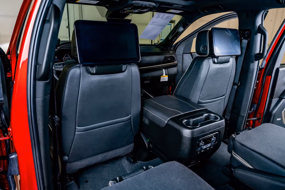 2026 Chevrolet Suburban Premier Image 32