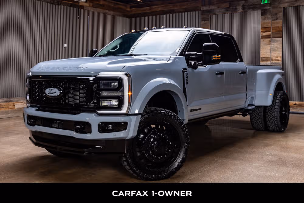 2026 Ford F-450 Super Duty Platinum Plus Crew Cab Image 5