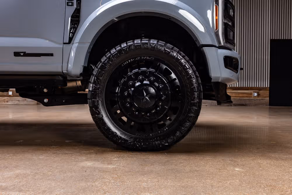 2026 Ford F-450 Super Duty Platinum Plus Crew Cab Image 12