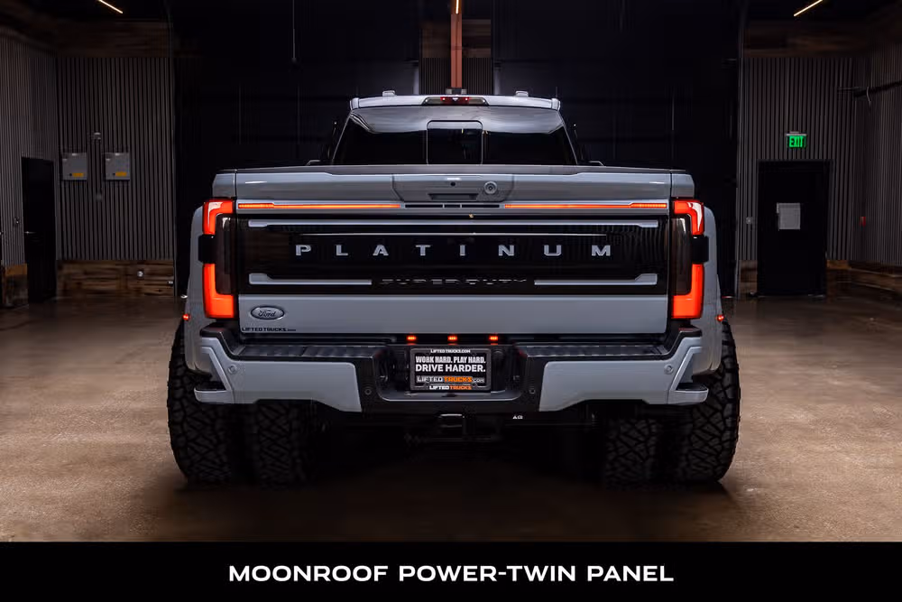 2026 Ford F-450 Super Duty Platinum Plus Crew Cab Image 8