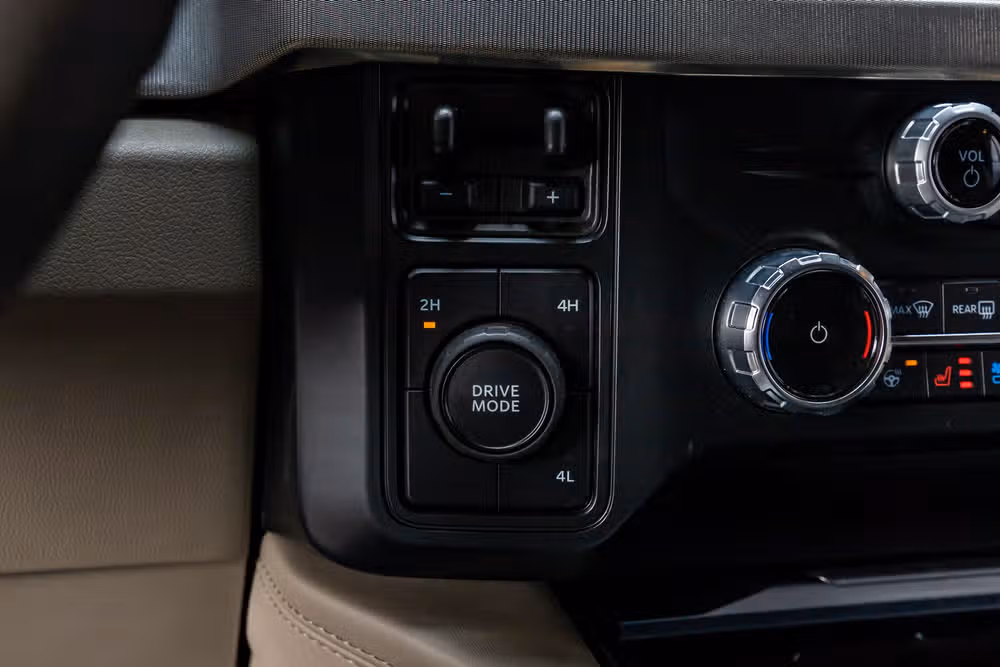 2026 Ford F-450 Super Duty Platinum Plus Crew Cab Image 24