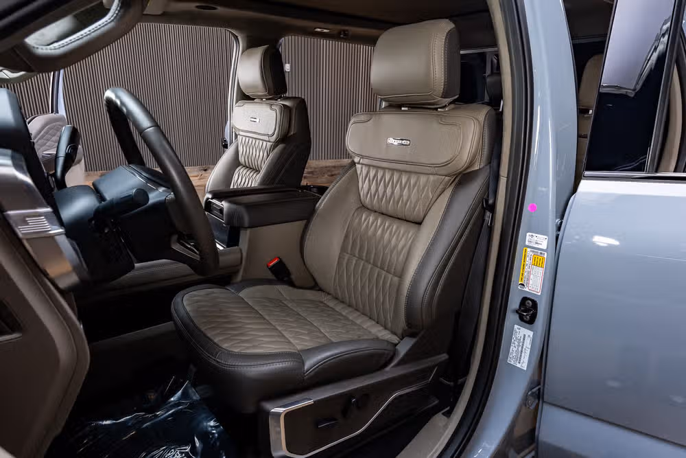 2026 Ford F-450 Super Duty Platinum Plus Crew Cab Image 31