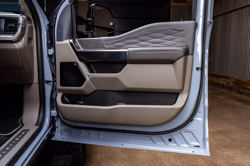 2026 Ford F-450 Super Duty Platinum Plus Crew Cab Image 38
