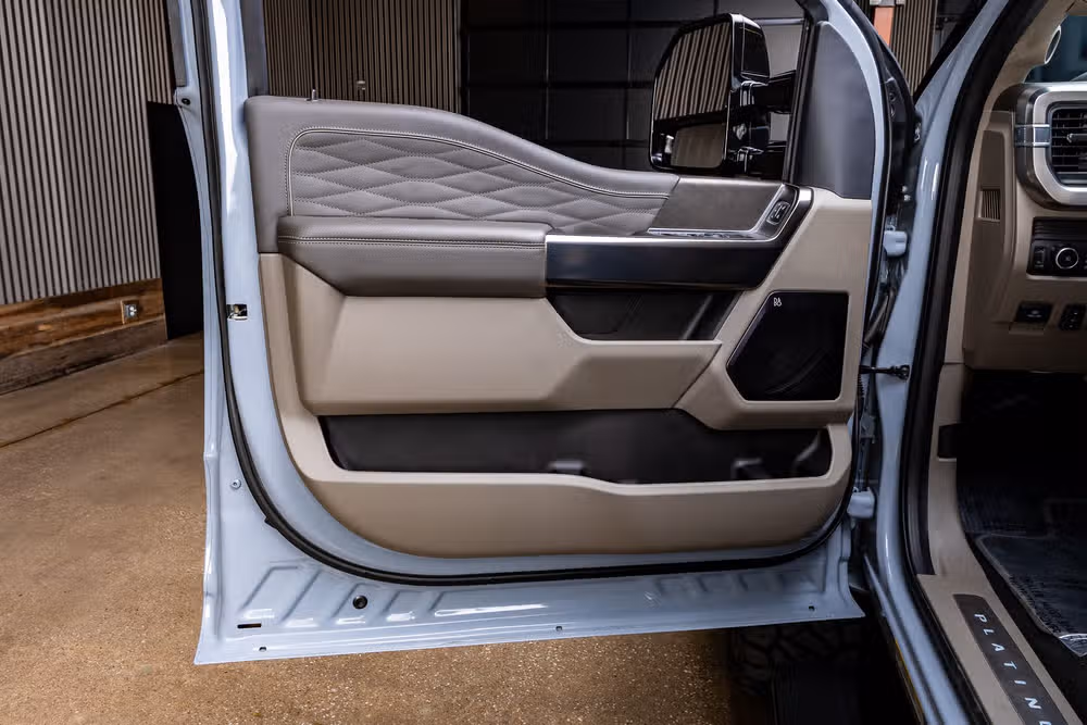 2026 Ford F-450 Super Duty Platinum Plus Crew Cab Image 37