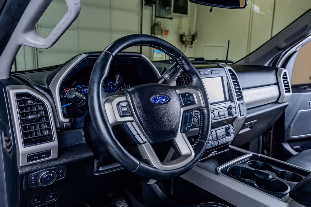 2021 Ford F-250 Super Duty Lariat Crew Cab Image 14