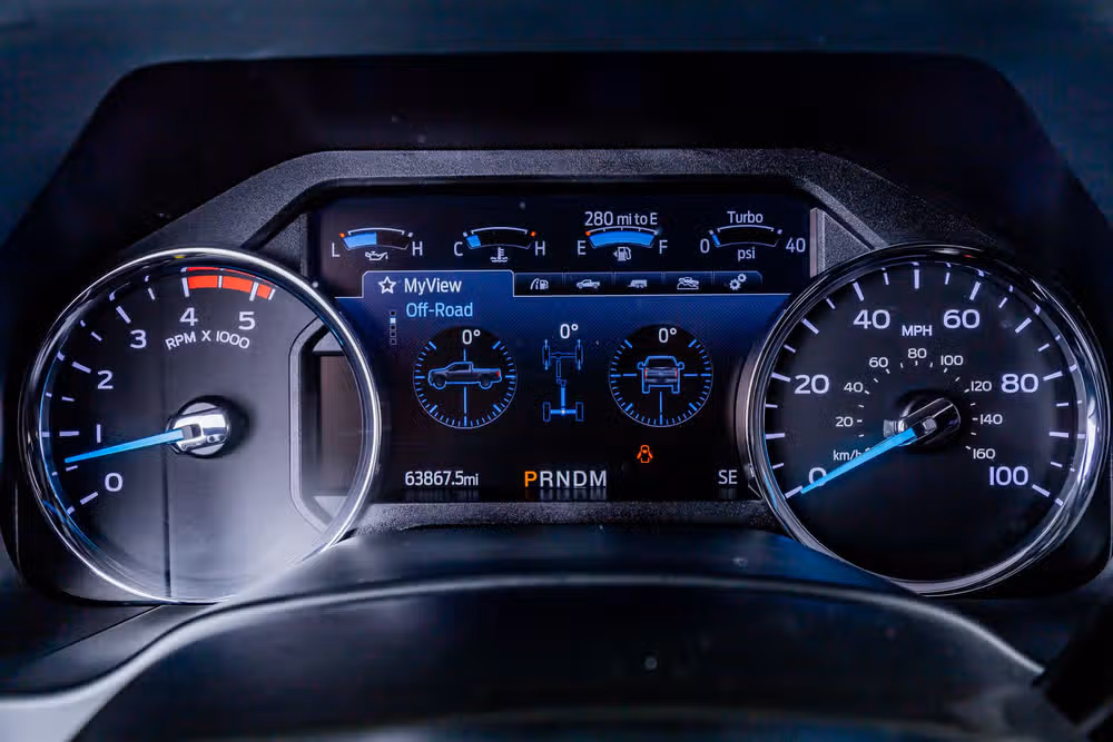 2021 Ford F-250 Super Duty Lariat Crew Cab Image 17