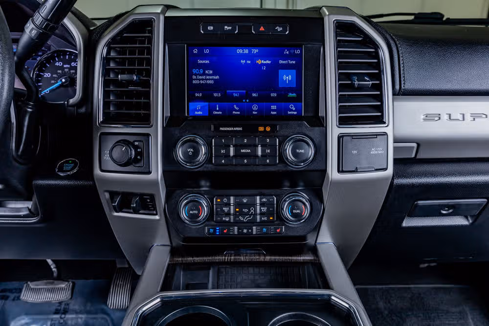 2021 Ford F-250 Super Duty Lariat Crew Cab Image 22