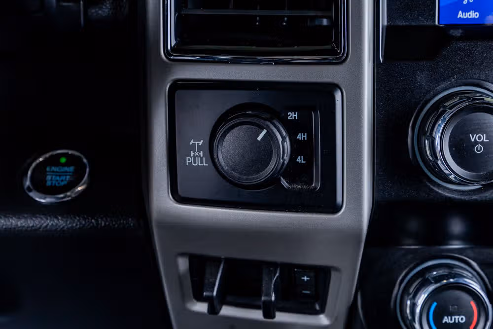 2021 Ford F-250 Super Duty Lariat Crew Cab Image 21