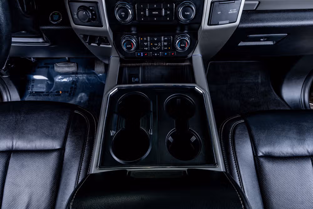 2021 Ford F-250 Super Duty Lariat Crew Cab Image 26