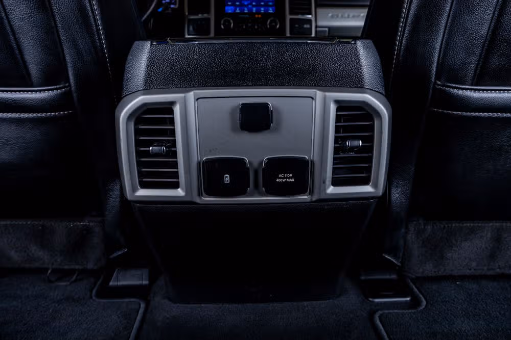2021 Ford F-250 Super Duty Lariat Crew Cab Image 31