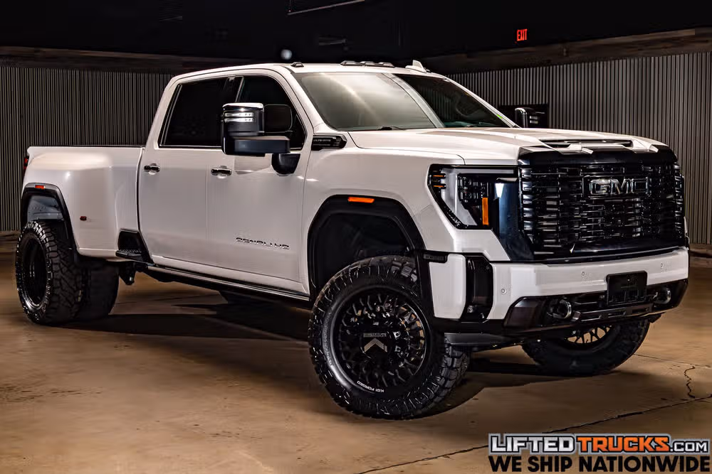 2024 GMC Sierra 3500HD Denali Ultimate Crew Cab Image 1