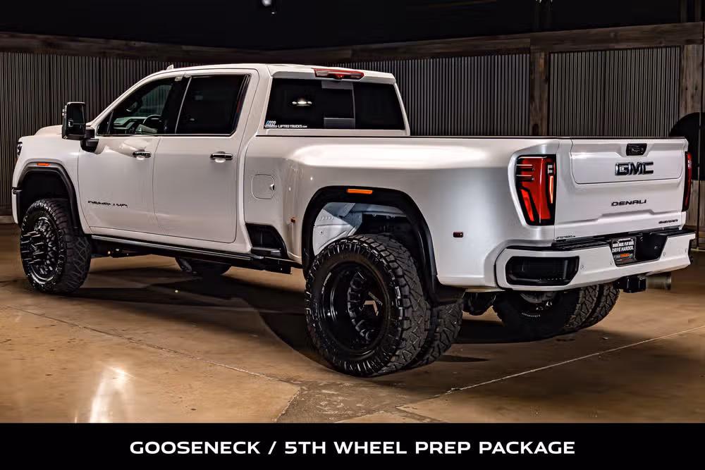 2024 GMC Sierra 3500HD Denali Ultimate Crew Cab Image 7