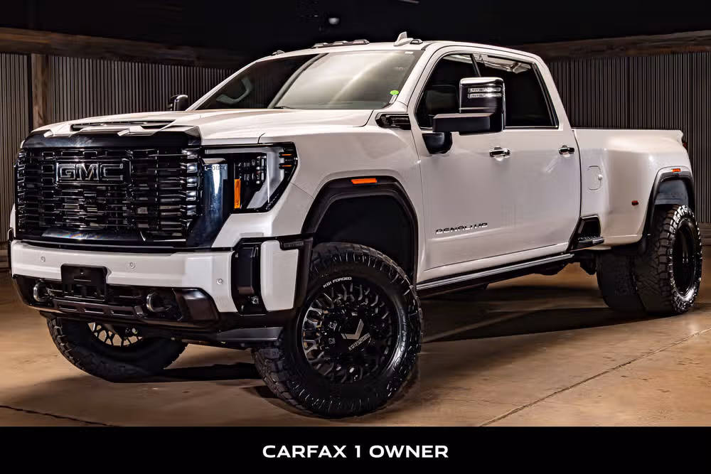 2024 GMC Sierra 3500HD Denali Ultimate Crew Cab Image 5