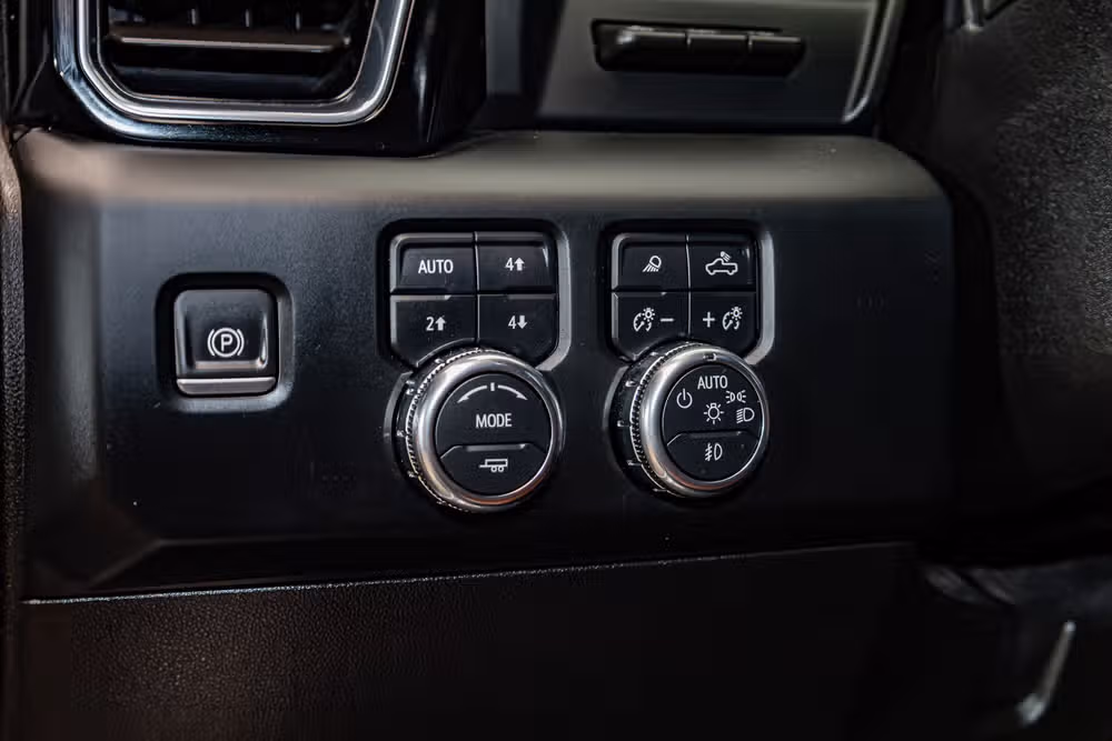 2024 GMC Sierra 3500HD Denali Ultimate Crew Cab Image 22