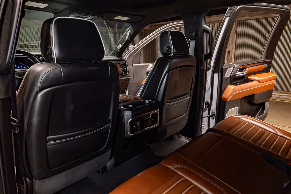 2024 GMC Sierra 3500HD Denali Ultimate Crew Cab Image 26