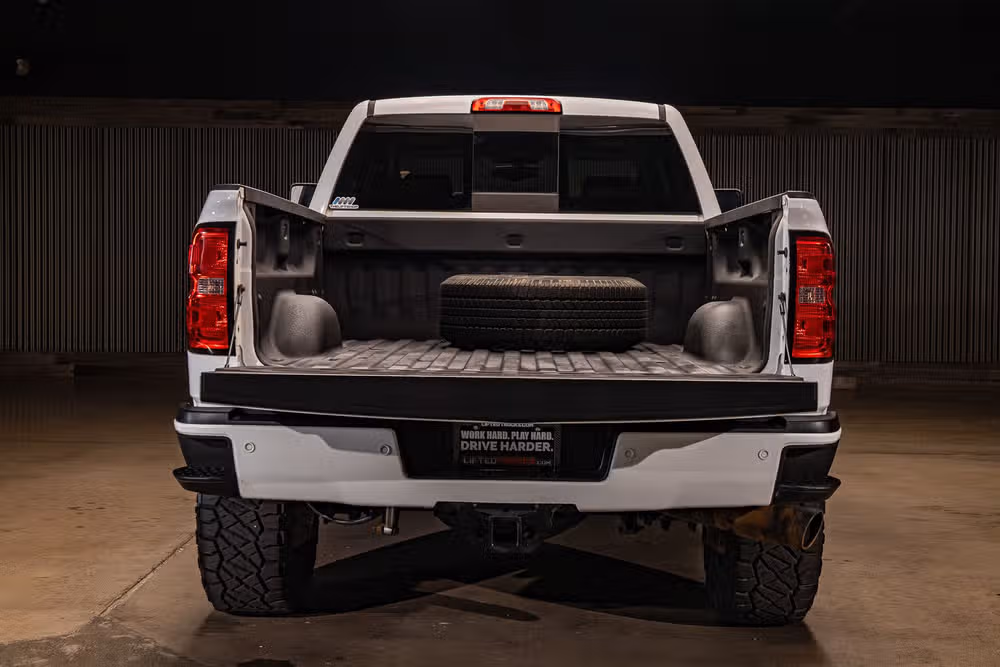 2017 Chevrolet Silverado 3500HD LTZ Crew Cab Image 9