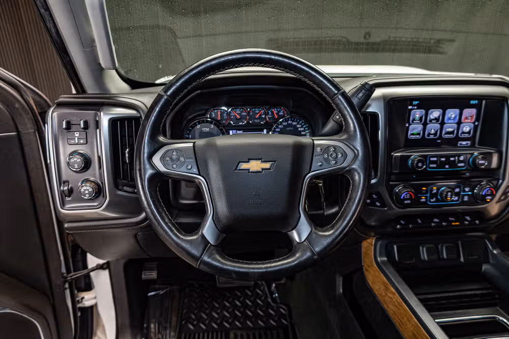 2017 Chevrolet Silverado 3500HD LTZ Crew Cab Image 19