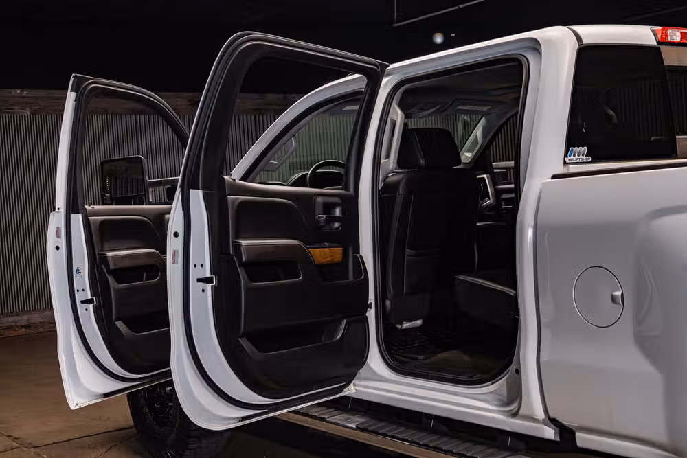 2017 Chevrolet Silverado 3500HD LTZ Crew Cab Image 30