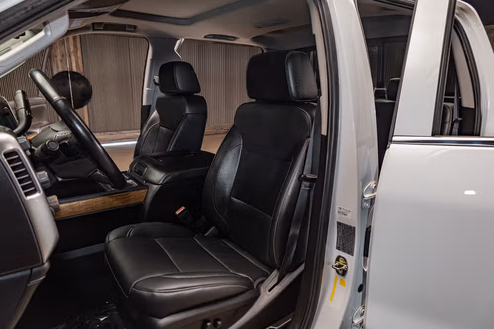 2017 Chevrolet Silverado 3500HD LTZ Crew Cab Image 23