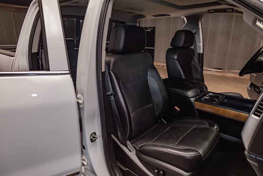 2017 Chevrolet Silverado 3500HD LTZ Crew Cab Image 29