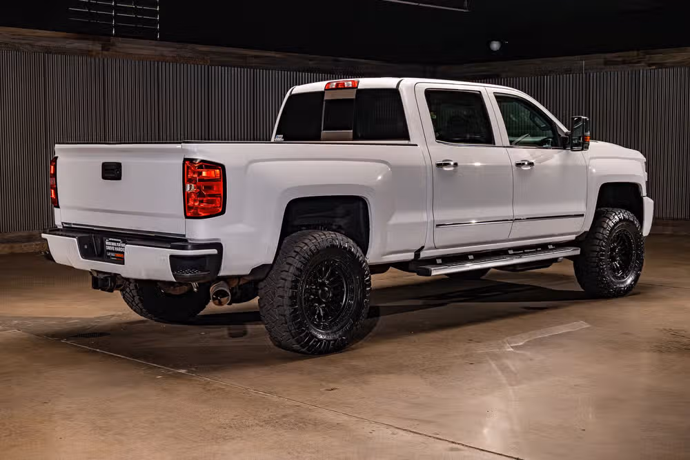 2017 Chevrolet Silverado 3500HD LTZ Crew Cab Image 10