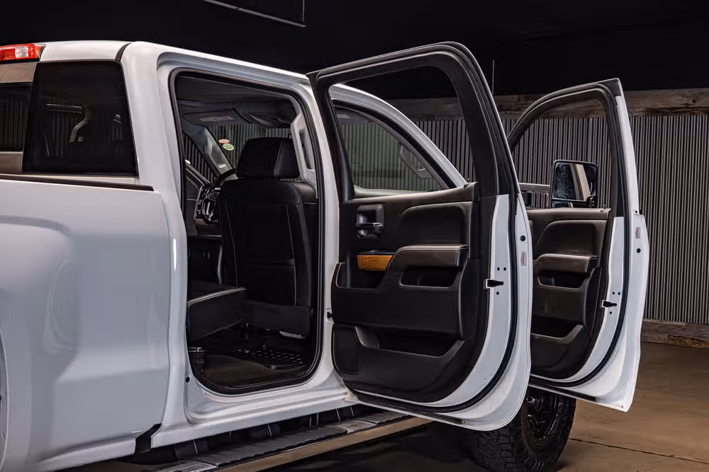 2017 Chevrolet Silverado 3500HD LTZ Crew Cab Image 32