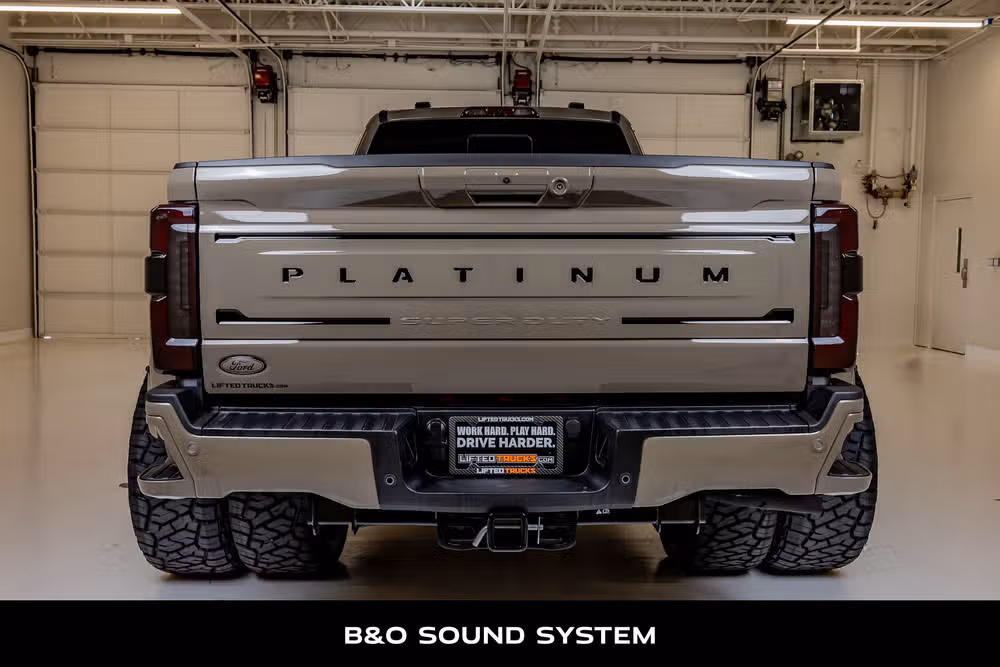 2026 Ford F-450 Super Duty Platinum Plus Crew Cab Image 8