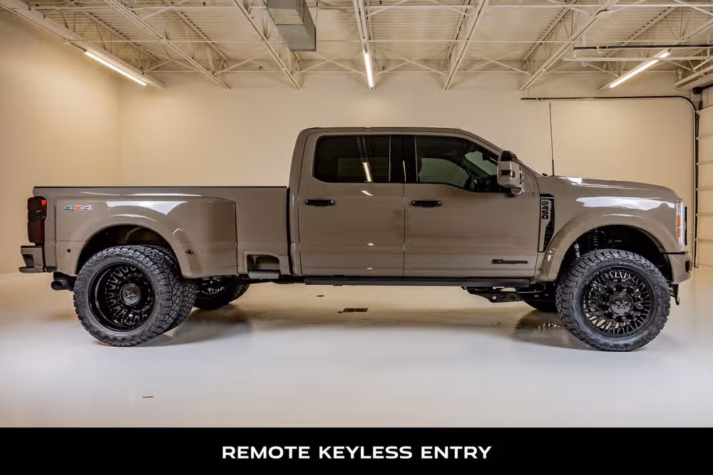 2026 Ford F-450 Super Duty Platinum Plus Crew Cab Image 11