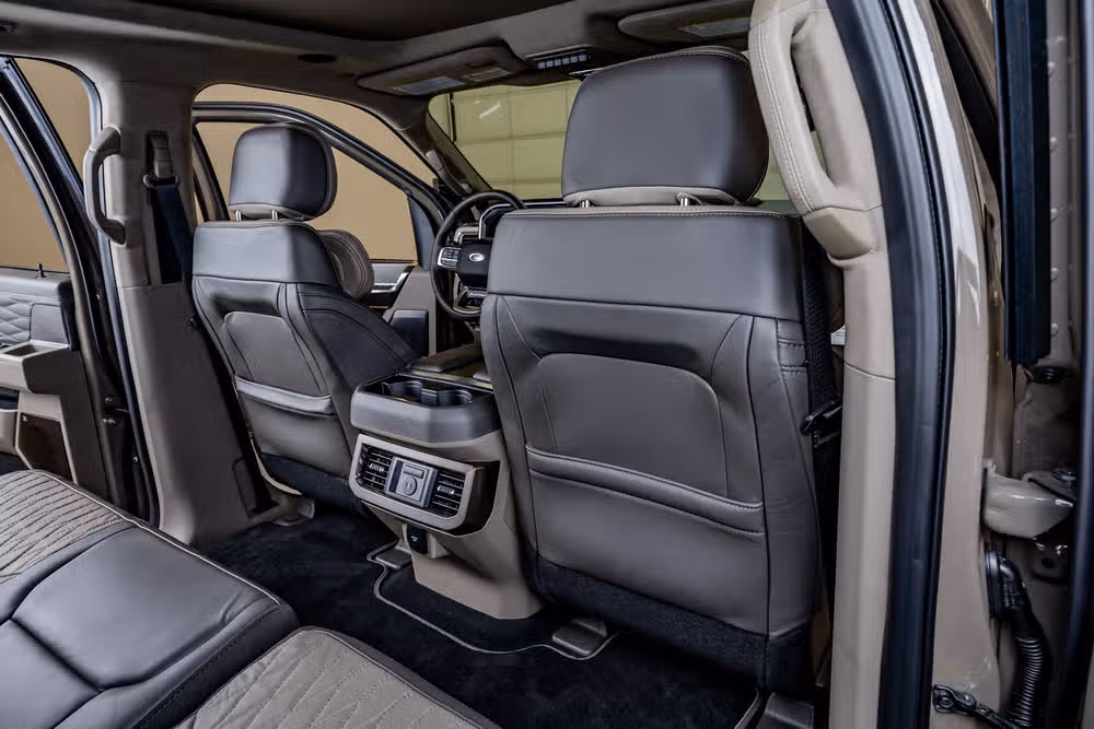 2026 Ford F-450 Super Duty Platinum Plus Crew Cab Image 32