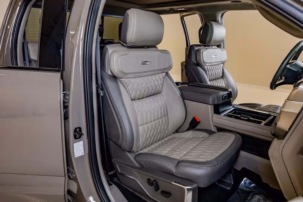 2026 Ford F-450 Super Duty Platinum Plus Crew Cab Image 31