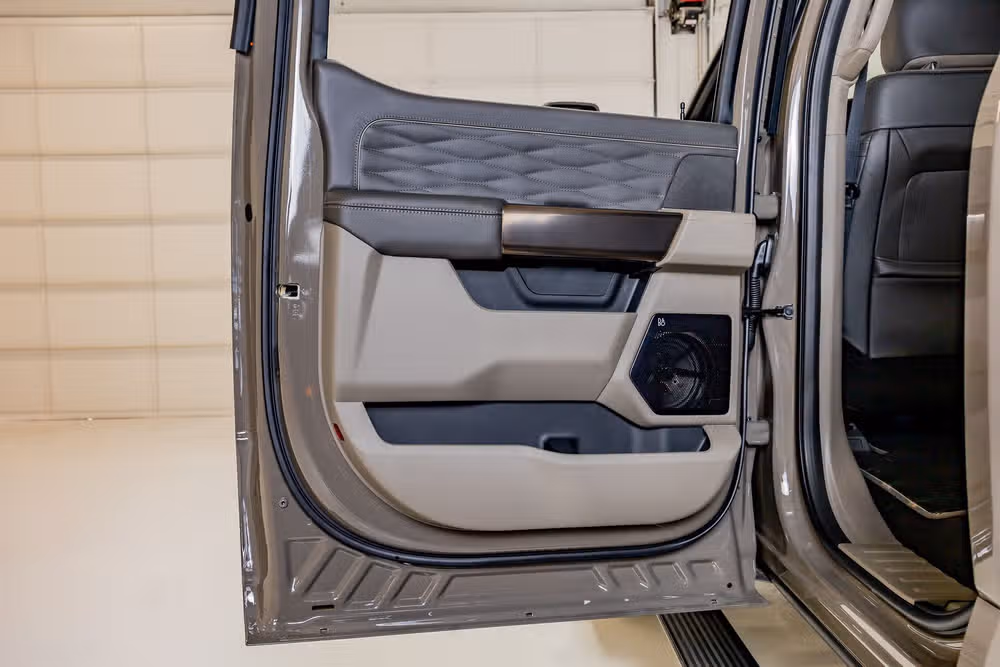 2026 Ford F-450 Super Duty Platinum Plus Crew Cab Image 38