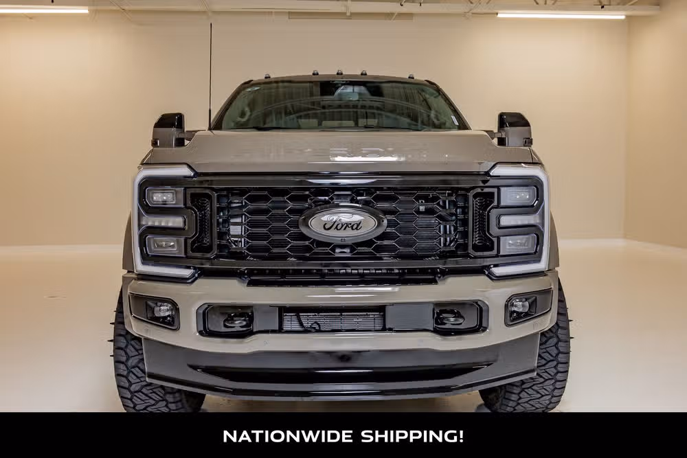 2026 Ford F-450 Super Duty Platinum Plus Crew Cab Image 4