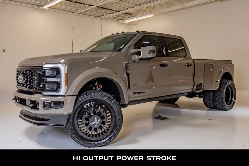 2026 Ford F-450 Super Duty Platinum Plus Crew Cab Image 5