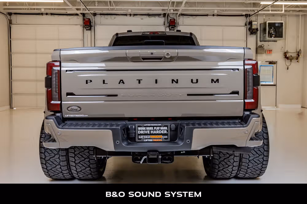 2026 Ford F-450 Super Duty Platinum Plus Crew Cab Image 8