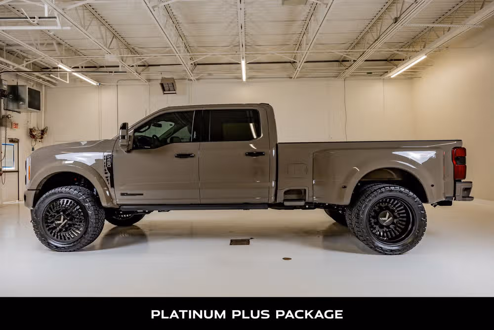2026 Ford F-450 Super Duty Platinum Plus Crew Cab Image 6