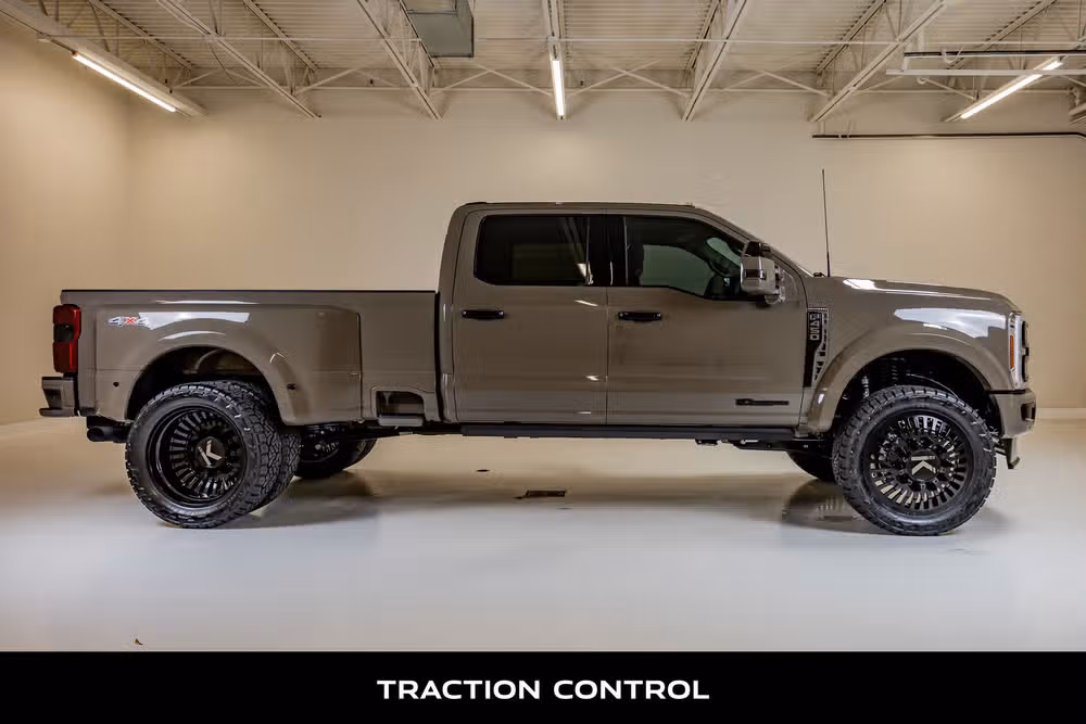2026 Ford F-450 Super Duty Platinum Plus Crew Cab Image 11