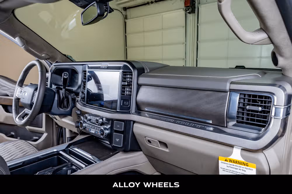 2026 Ford F-450 Super Duty Platinum Plus Crew Cab Image 18