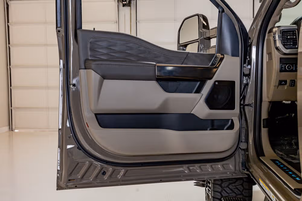 2026 Ford F-450 Super Duty Platinum Plus Crew Cab Image 37