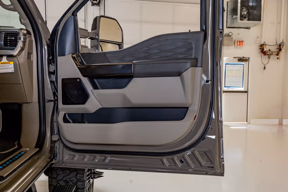 2026 Ford F-450 Super Duty Platinum Plus Crew Cab Image 38