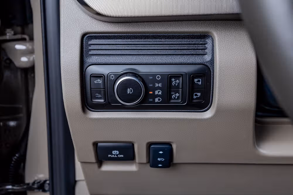 2026 Ford F-450 Super Duty Platinum Plus Crew Cab Image 22