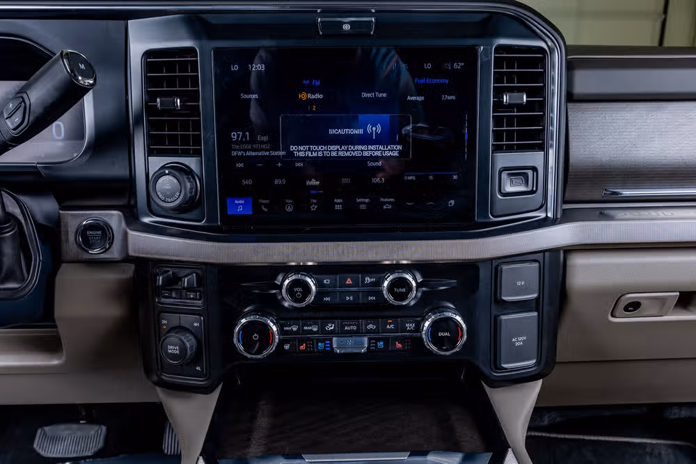 2026 Ford F-450 Super Duty Platinum Plus Crew Cab Image 24